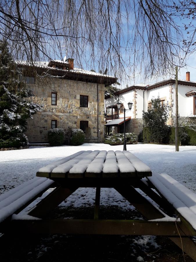 Apartamentos Los Hidalgos Santillana del Mar Exterior photo