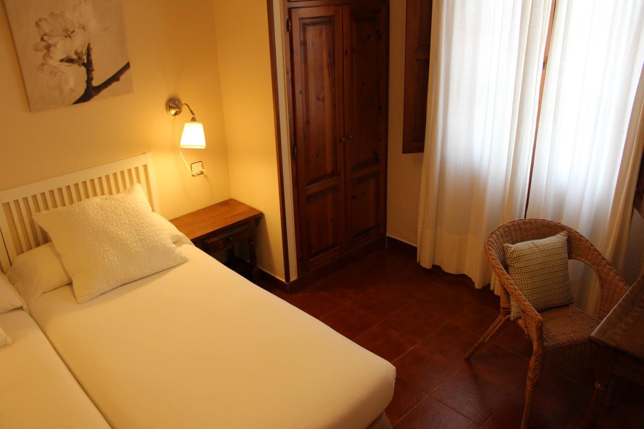 Apartamentos Los Hidalgos Santillana del Mar Exterior photo